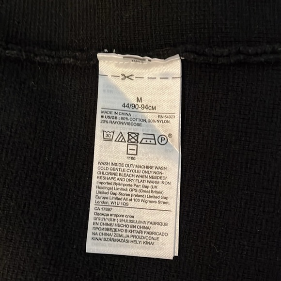 Banana Republic sweater jacket with pockets, size medium - Picture 4 of 4